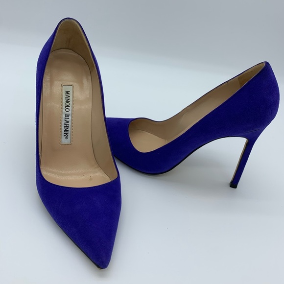 Manolo Blahnik Shoes - Authentic Manolo Blakbink BB 105 suede pumps